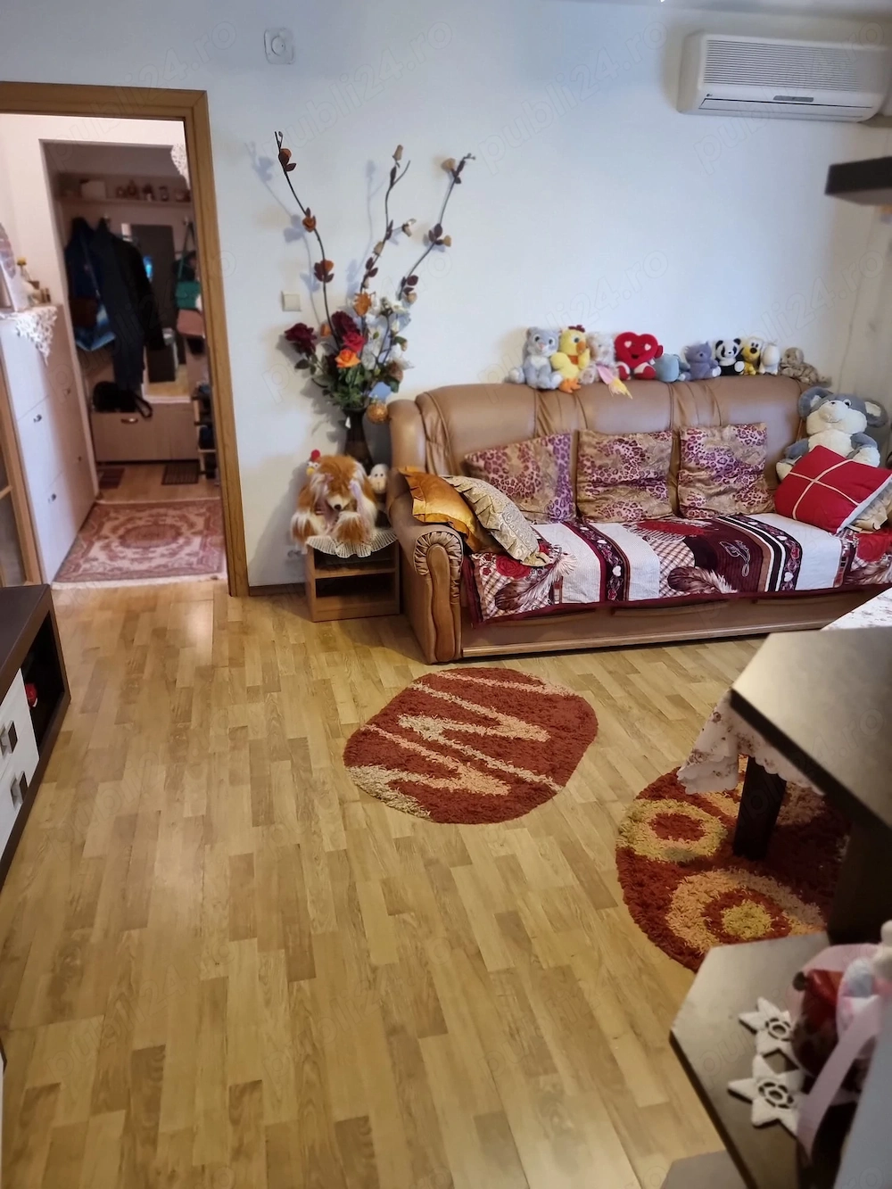 apartament de vanzare ,micro 6,,semidecomandat