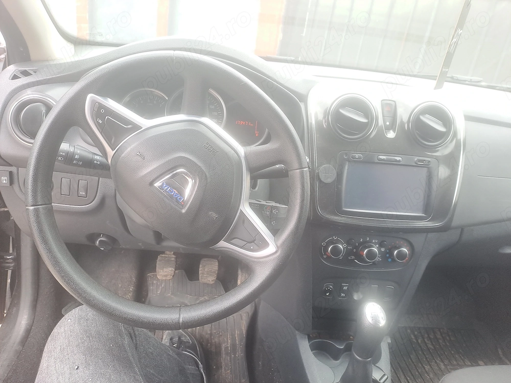 Vând Dacia sandero 
