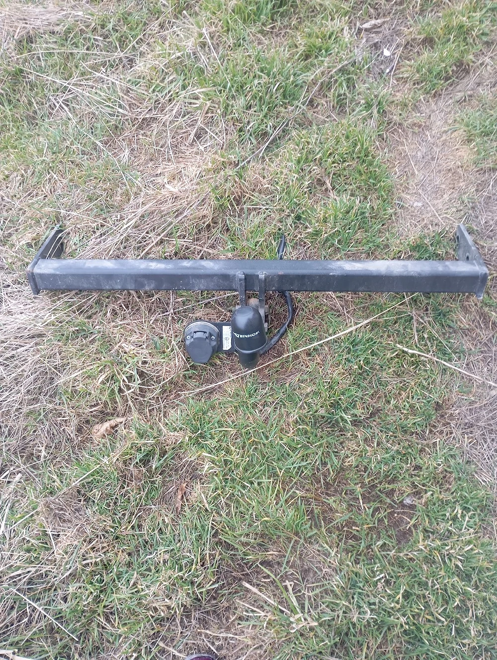 vând cârlig auto de remorcare cu tot cu priză 