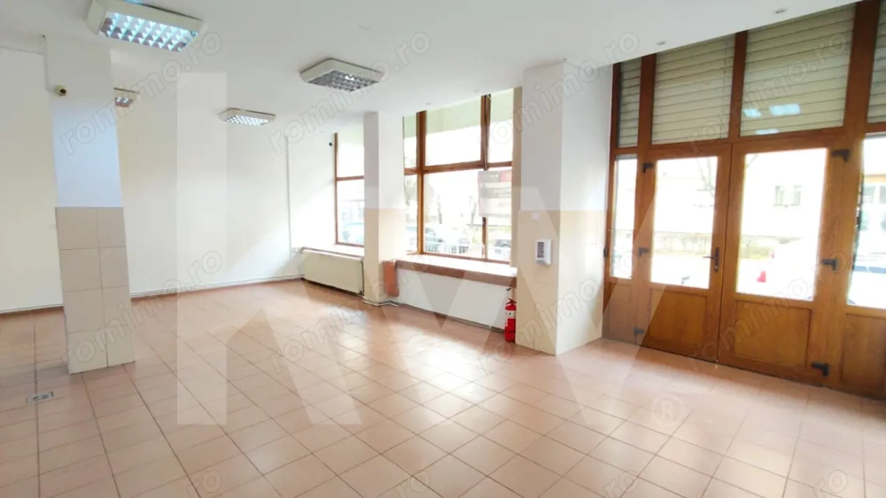 SPATIU COMERCIAL DE INCHIRIAT VALEA AURIE 102 mp