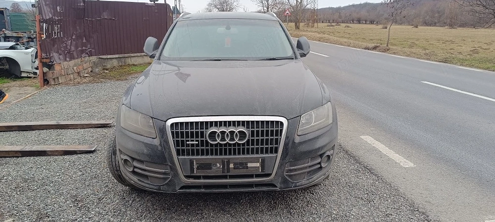 Dezmembrez Audi Q5 Quattro 2.0Tdi 2010
