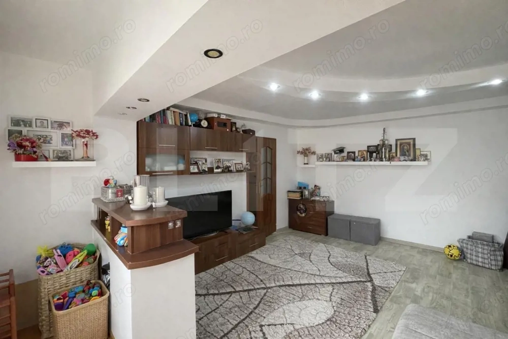 Apartament 3 camere, zona Gara, Rovine