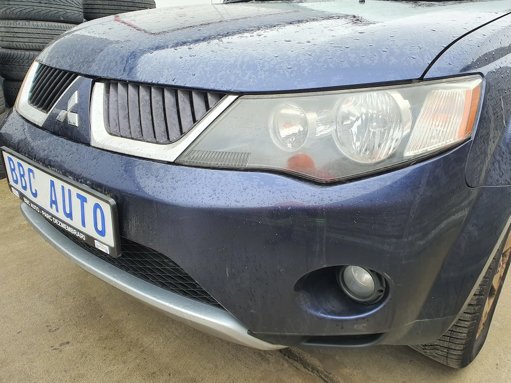 Far dreapta Mitsubishi Outlander CW