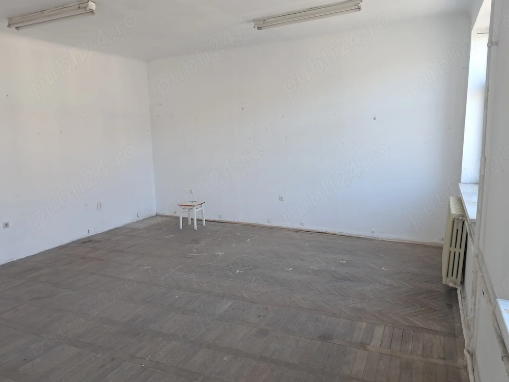 Spatiu 36 mp openspace etaj 3 zona strazii Horea