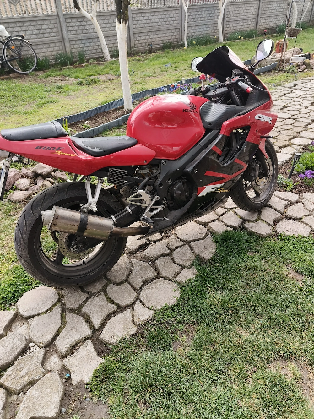 Honda cbr f4i 600