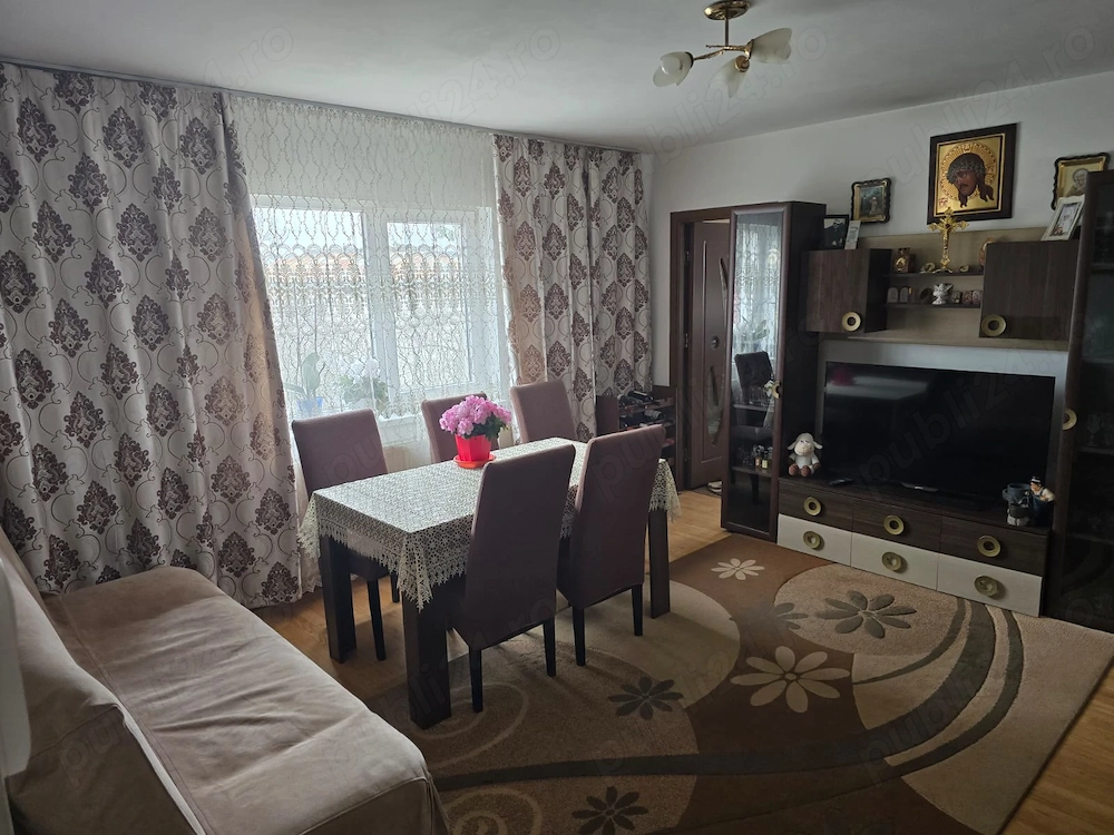 Vand apartament cu 3 camere Botosani 