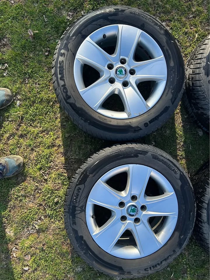 Vand Jante Skoda Originale cu anvelope de iarna 205/60r16