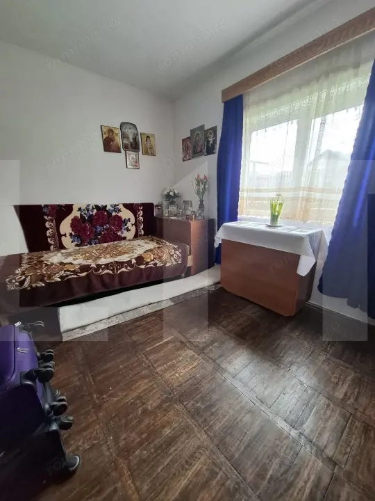 Casă la sol, 158 mp teren, deschidere la stradă principală