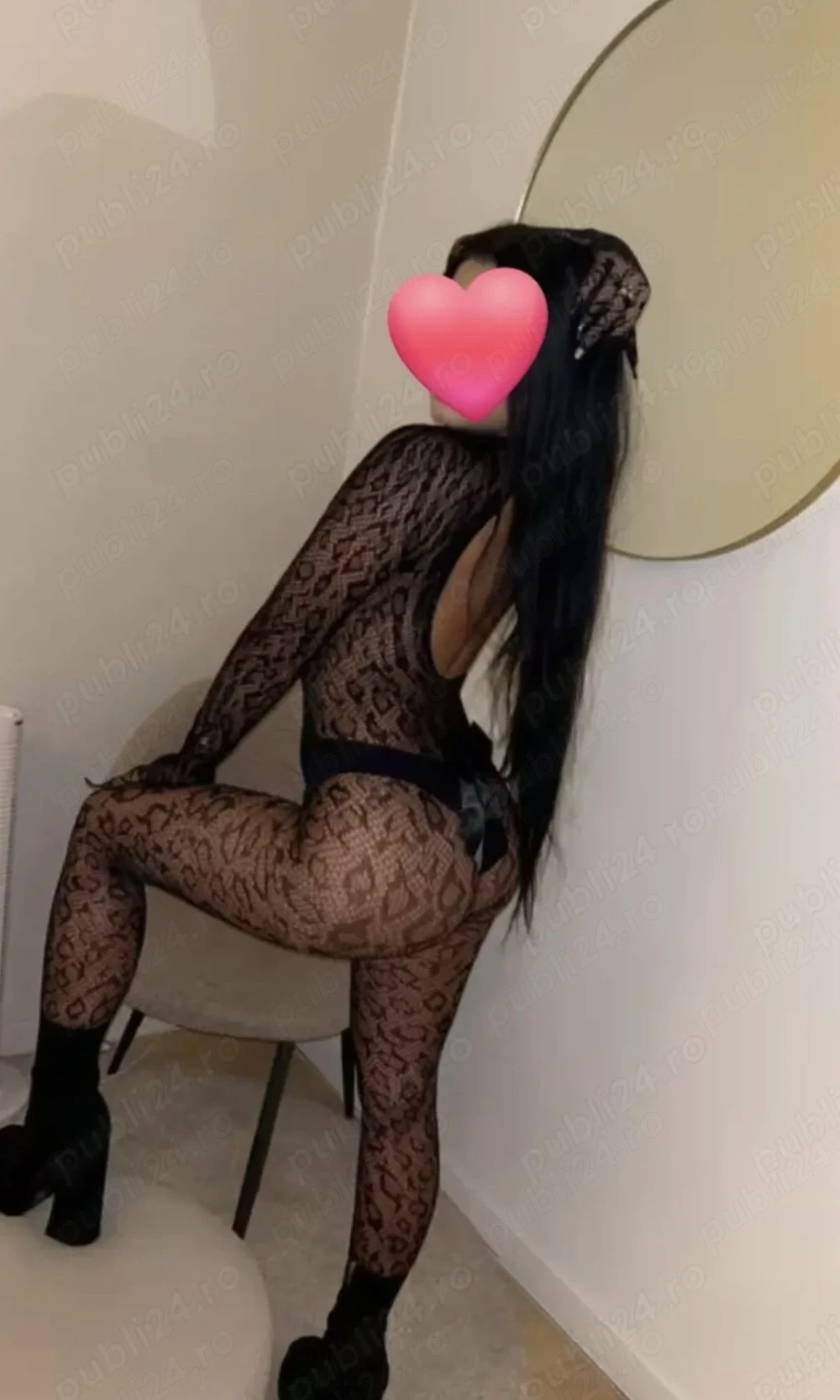 Minionă cu forme apetisante poze reale 