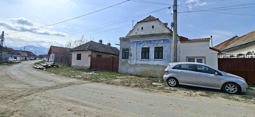 Vand Casa Compusa din 4 Camere