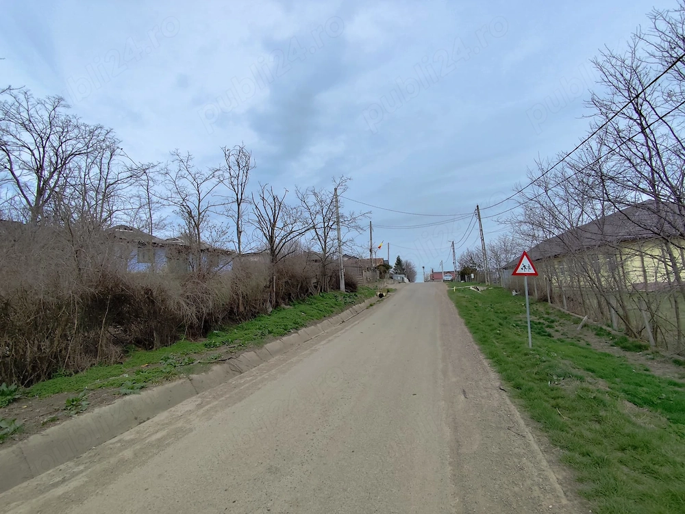 Valea Oilor, Baltati, Iasi,Vand teren cu casa demolabila 