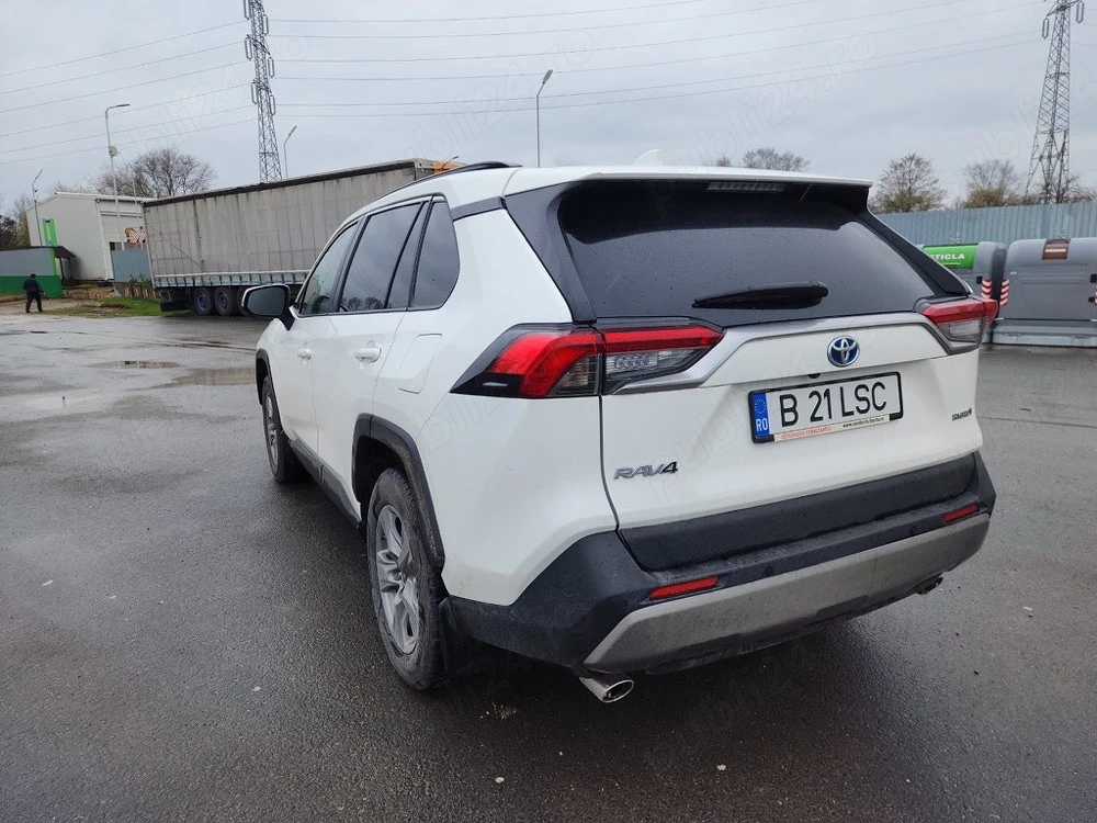 Toyota RAV 4 Hibrid - Dynamic