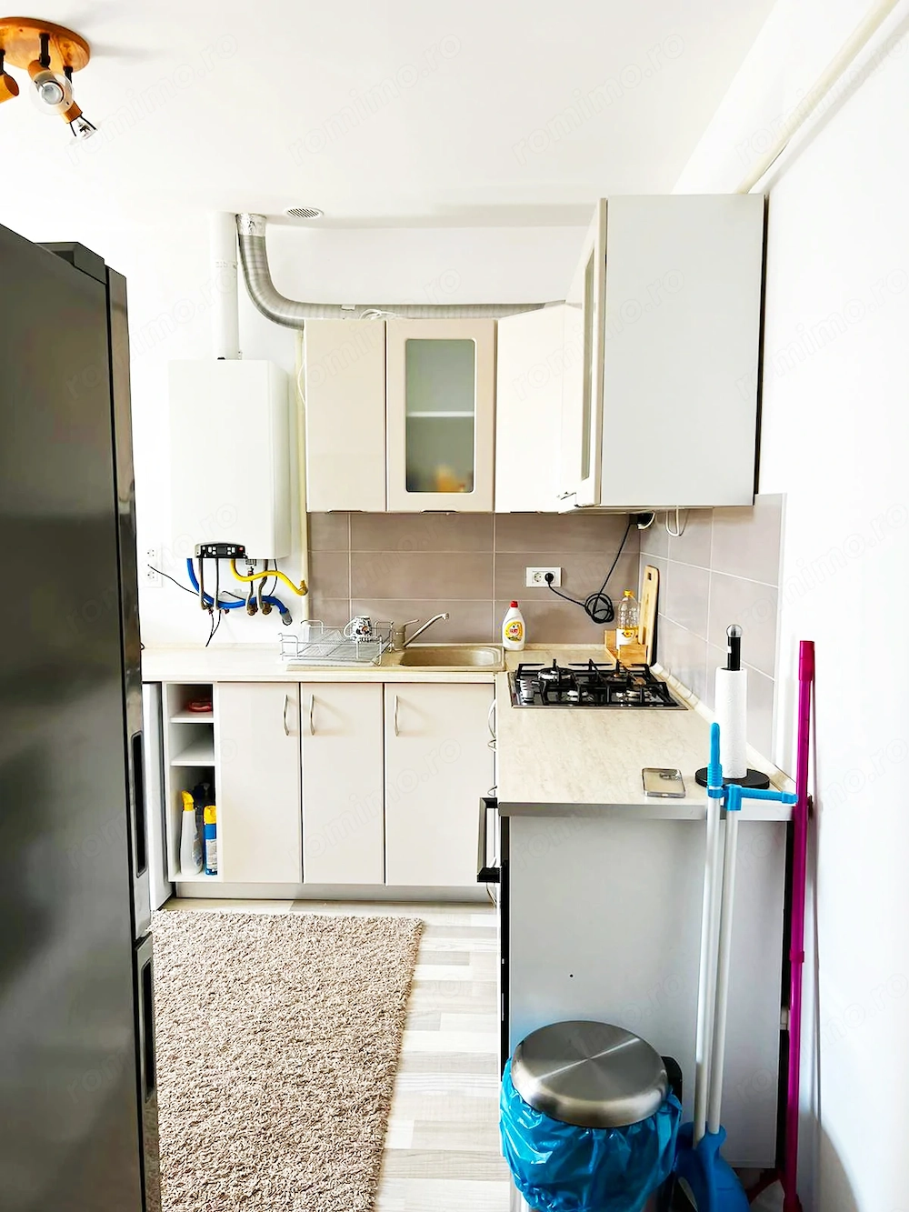 Închiriez apartament 3 camere, semidecomandat, Valea Lupului