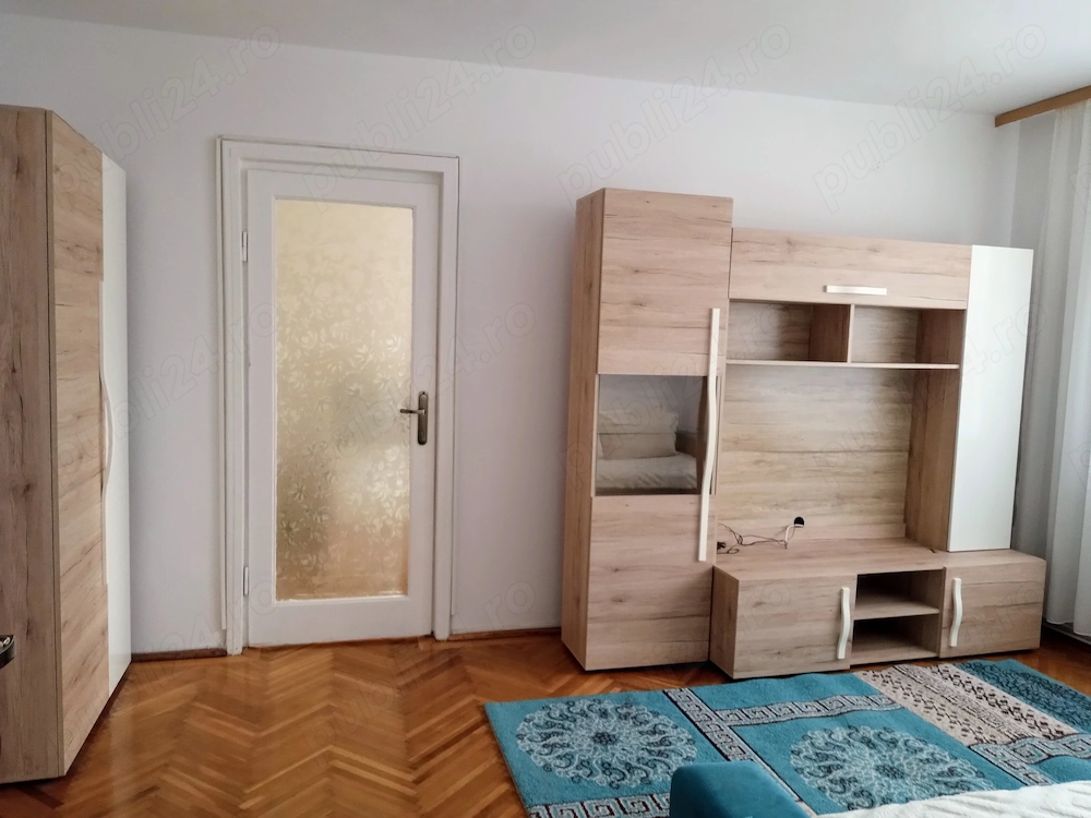 Inchiriez ap. 3 camere ultracentral 