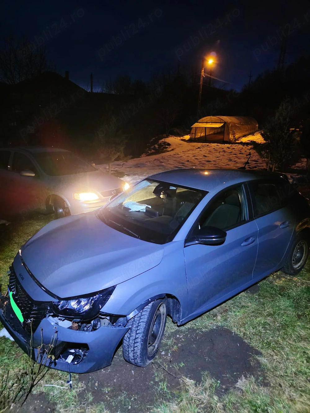 Peugeot 208 avariat an 2024 - 1.2 benzina - manual - unic proprietar