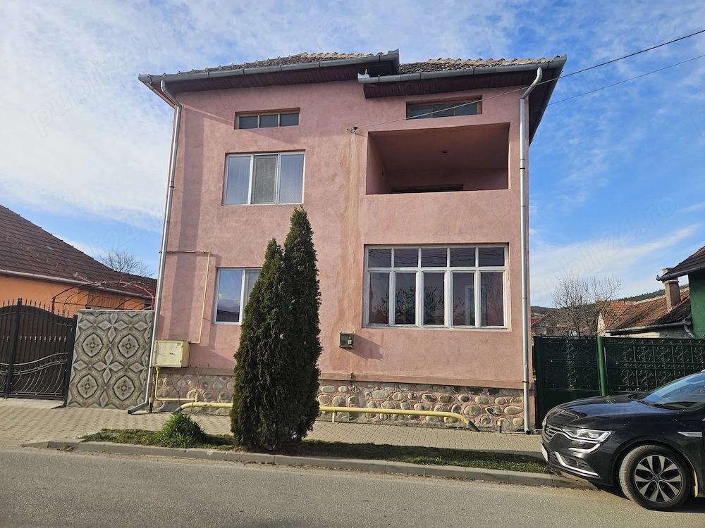 Schimb vand casa cu etaj plus teren hateg