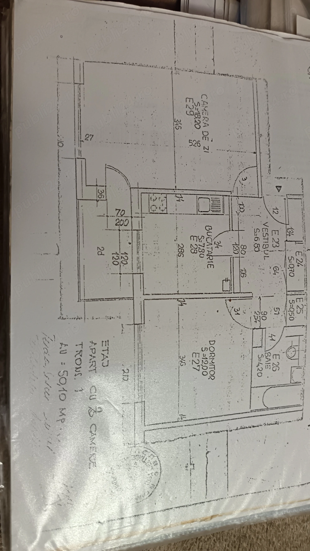 Vând apt. 2 cam Tineretului, Albinelor,4 4,anvelopat pe int și depuse acte pt ext, multiple îmbunăt.