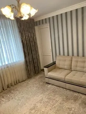 Garsoniera de inchiriat in zona Giulesti