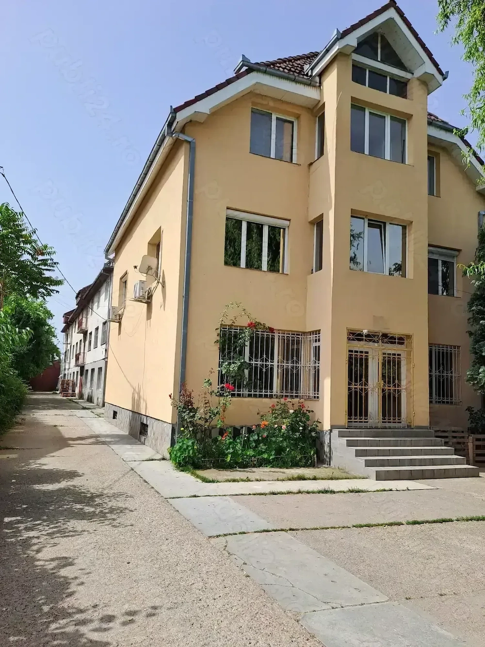 Închiriez spatii industriale 15o-800mp