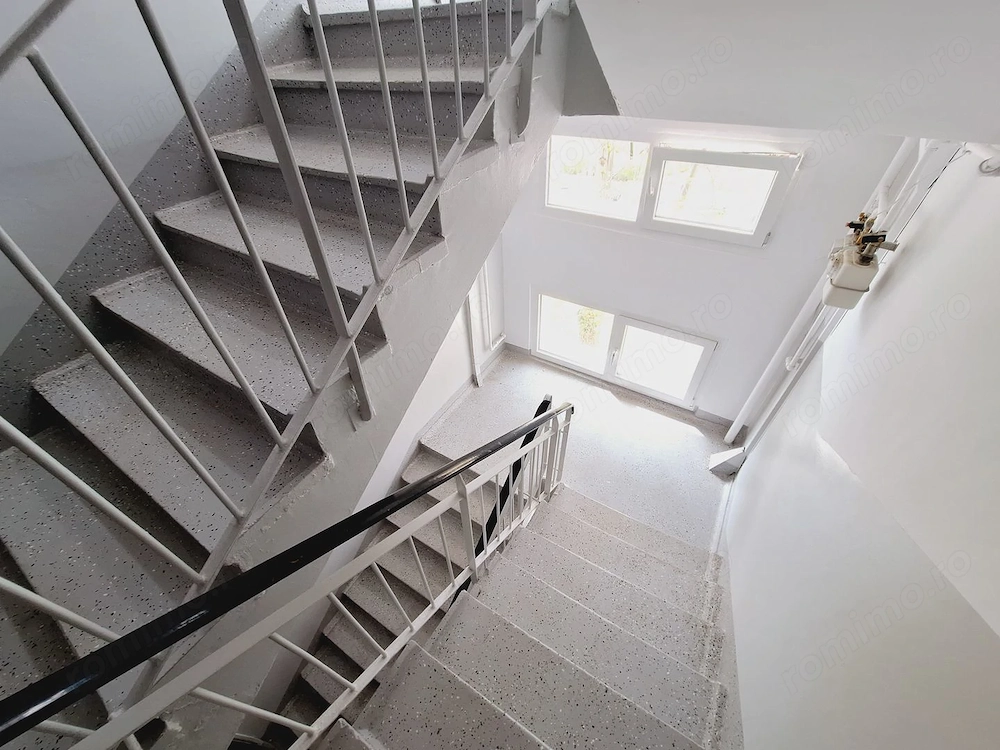 Bloc izolat exterior, Etaj intermediar. Langa Piata Doina !