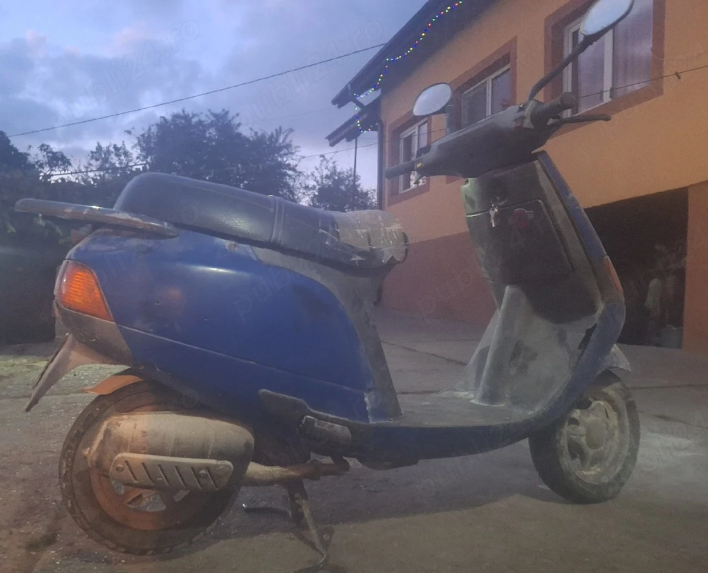 Vând 2x Piaggio Sfera 80   unul funcțional + piese