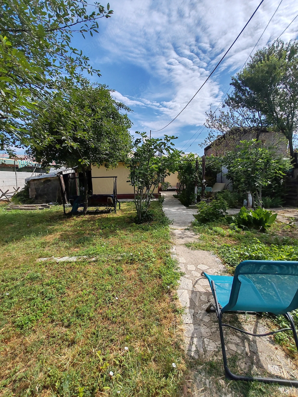 Teren 579 mp si casa demolabila,cu toate utilitatiile