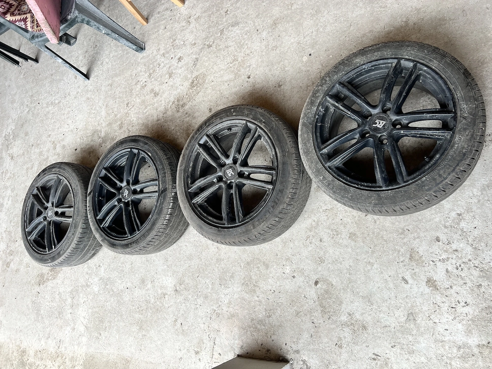 Jante r17 cu anvelope de vară 225/45/17