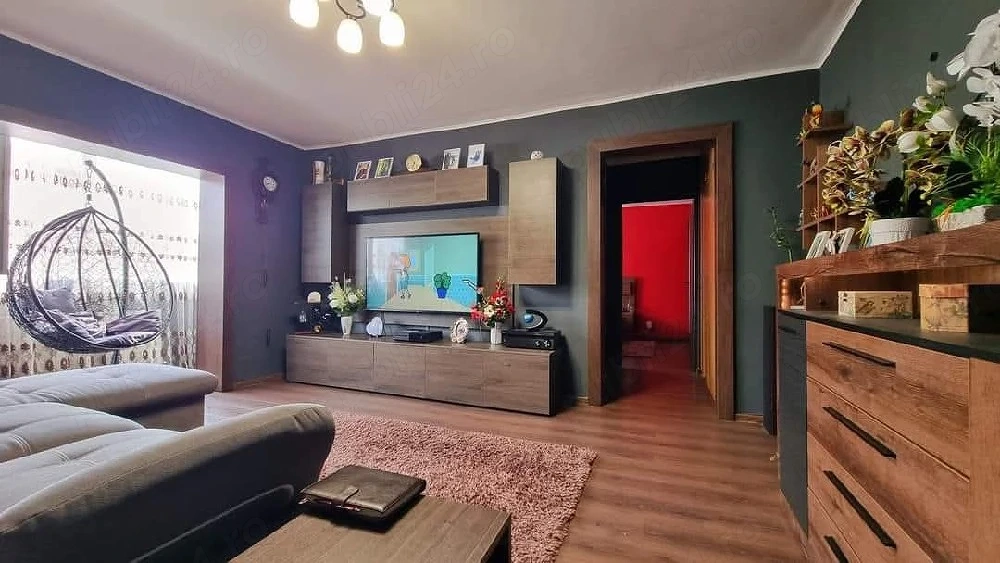 vand apartament 3 camere Micalaca 