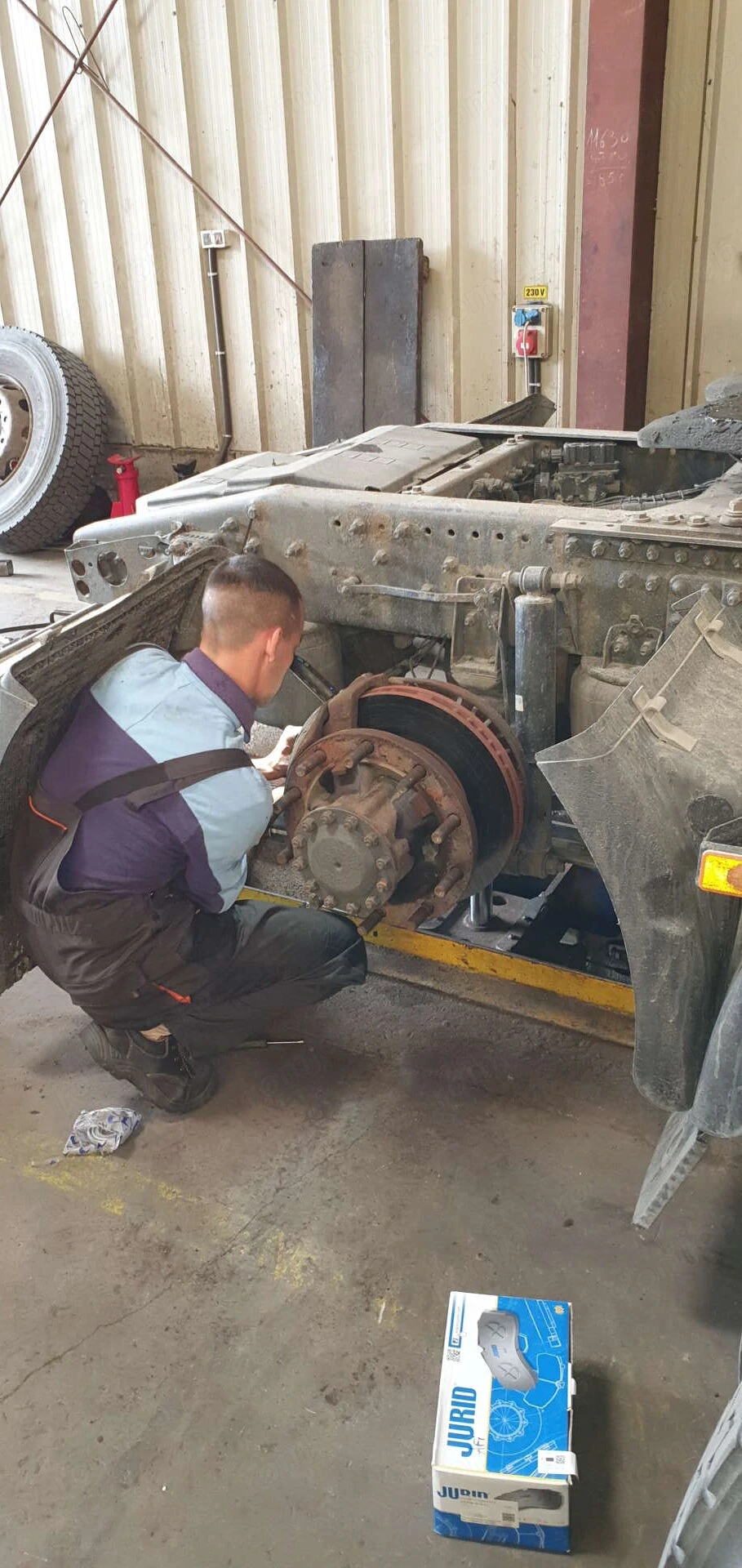 Angajăm 2 mecanici   muncitori service camioane   Austria