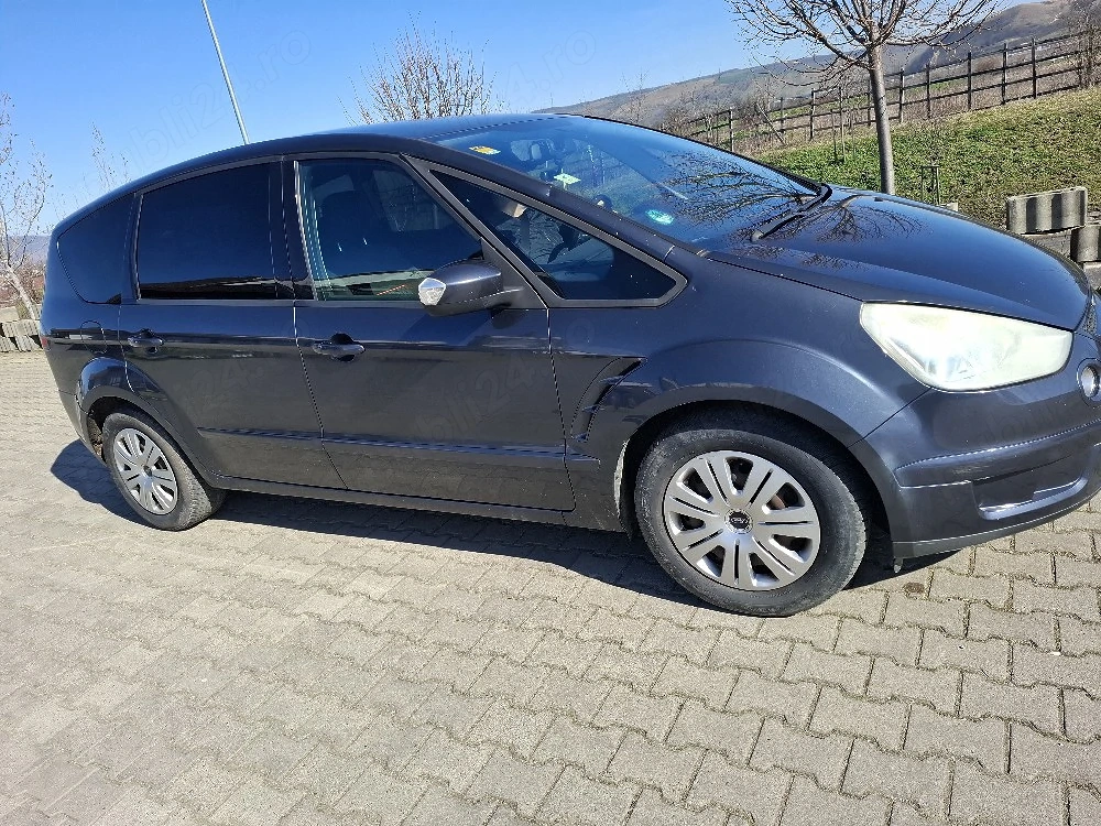 Vînd ford Funcționează  înmatriculat  itepe .....