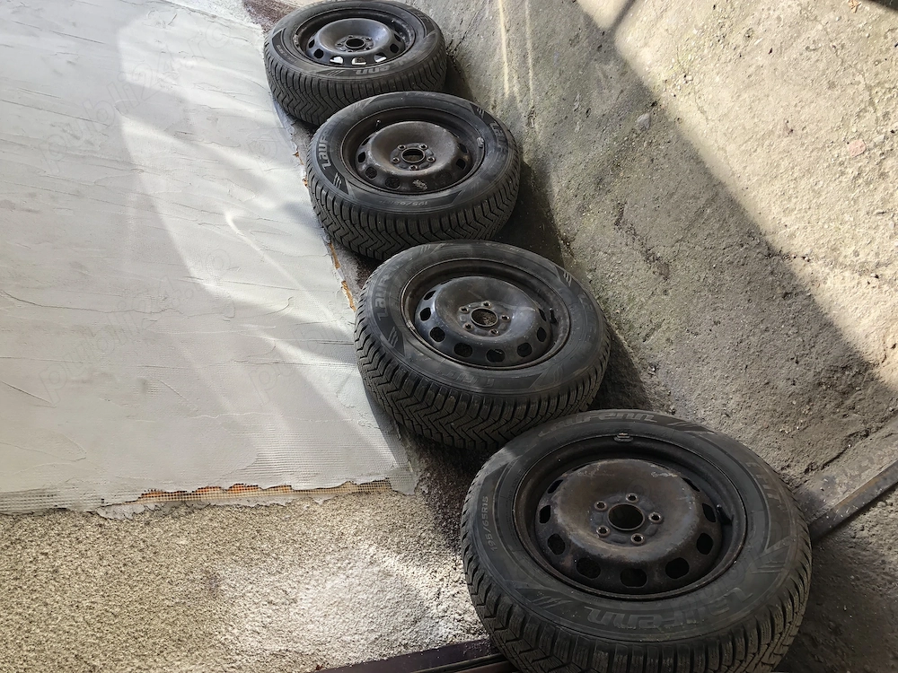 Vand set jante plus cauciucuri de iarna laufenn in stare excelenta