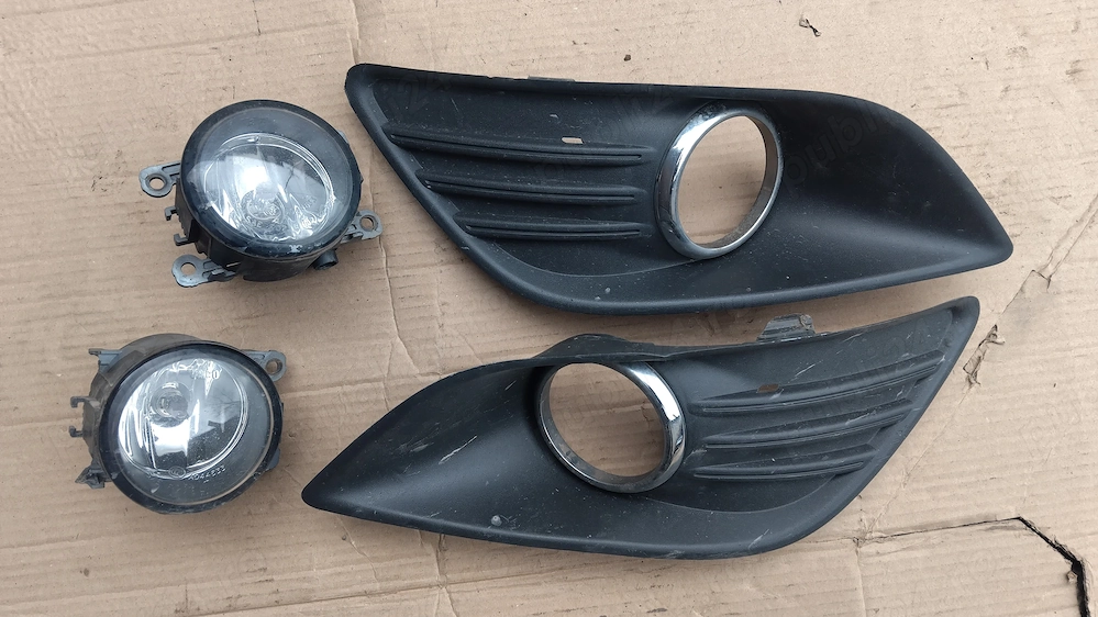Kit proiectoare cu grile FORD FOCUS 2008-2011 