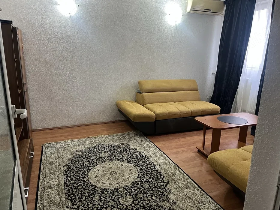 garsoniera titan auchan