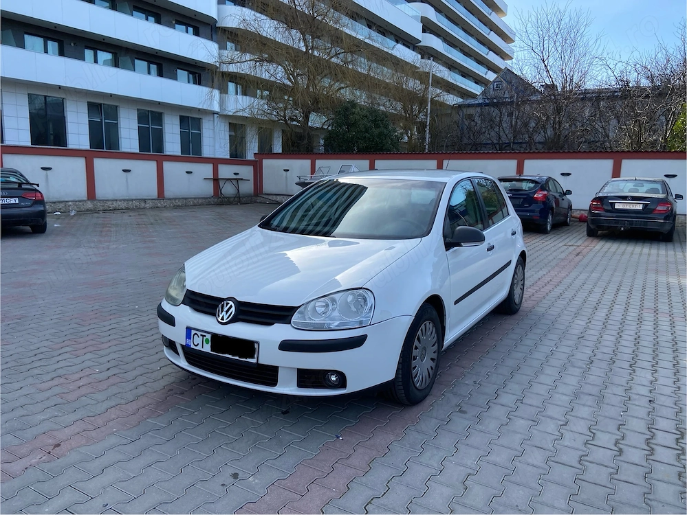 VW Golf 5 - 1,4 16 V - benzină - 2009 - Unic proprietar - 157612 km reali - climatronic - 4500 euro