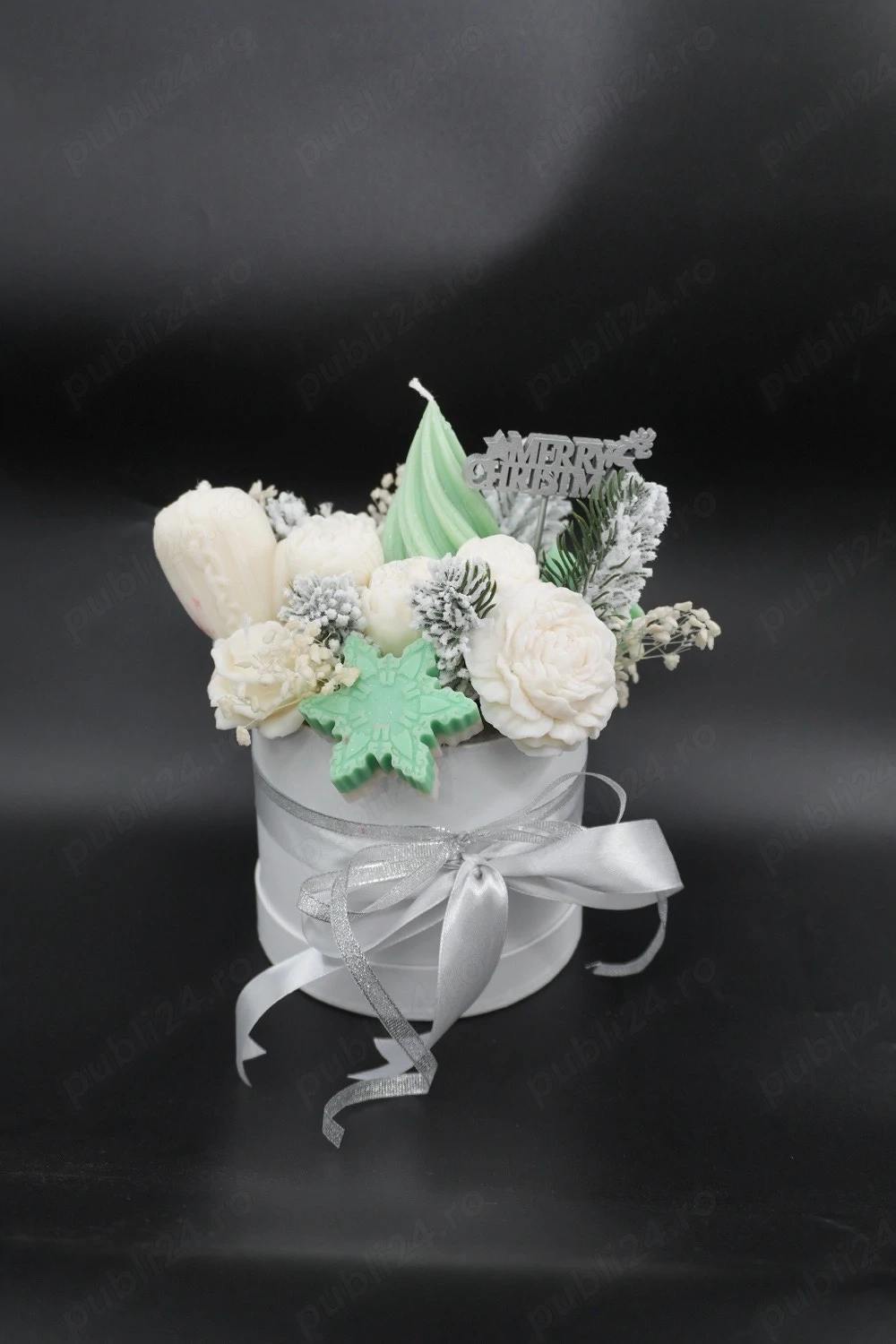 Aranjament floral cu flori din ceara parfumata