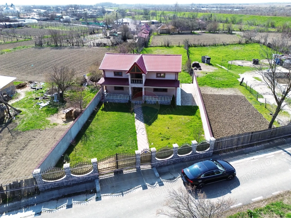 Casă cu 4 camere de vânzare Nămoloasa I Galati