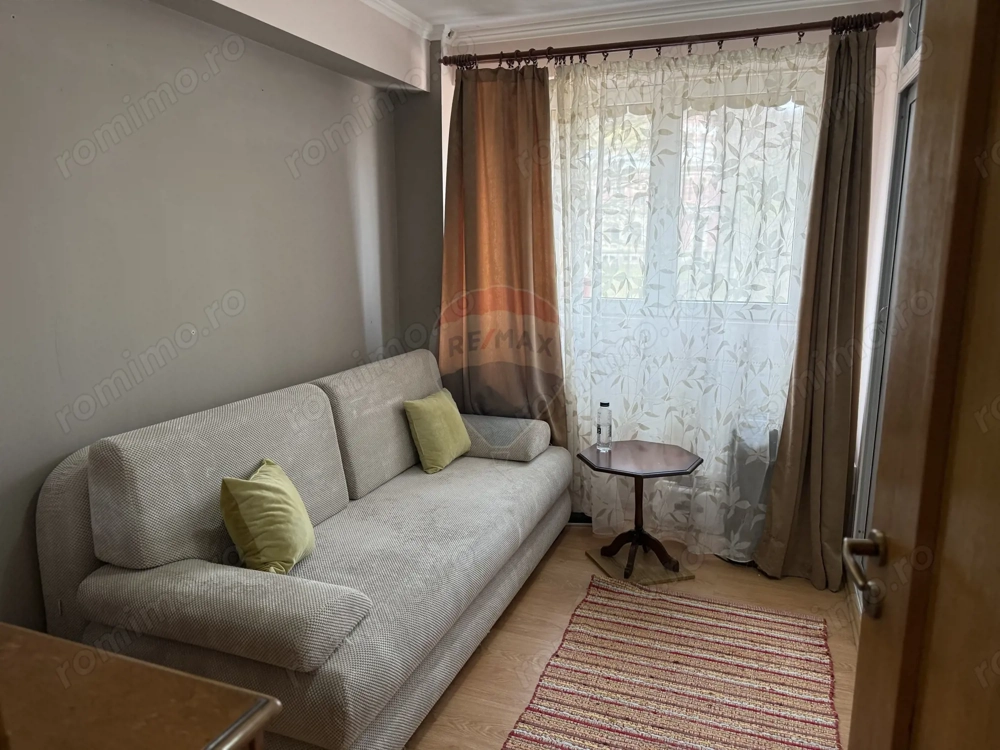 Apartament cu 3 camere de vânzare în Centrul orașului Câmpulung