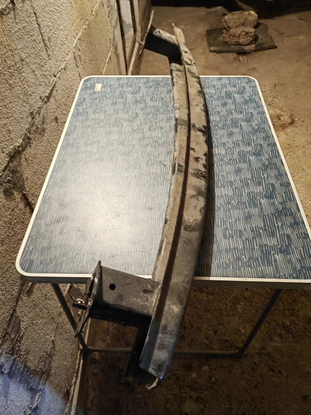 bara spate Vw touran 2012