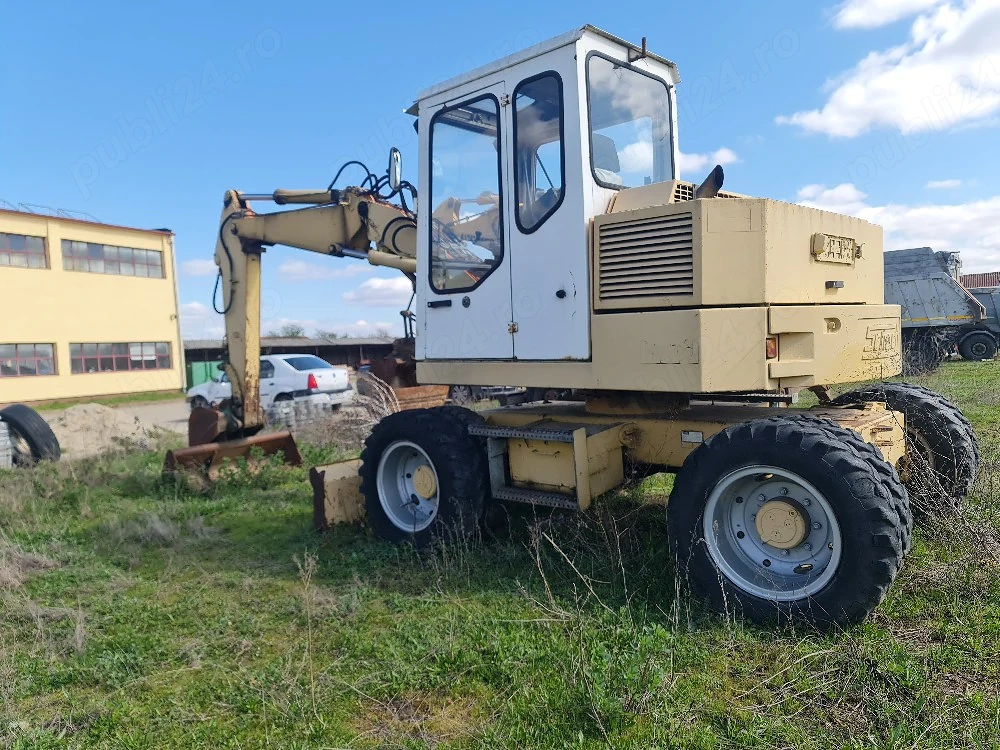 excavator schaeff