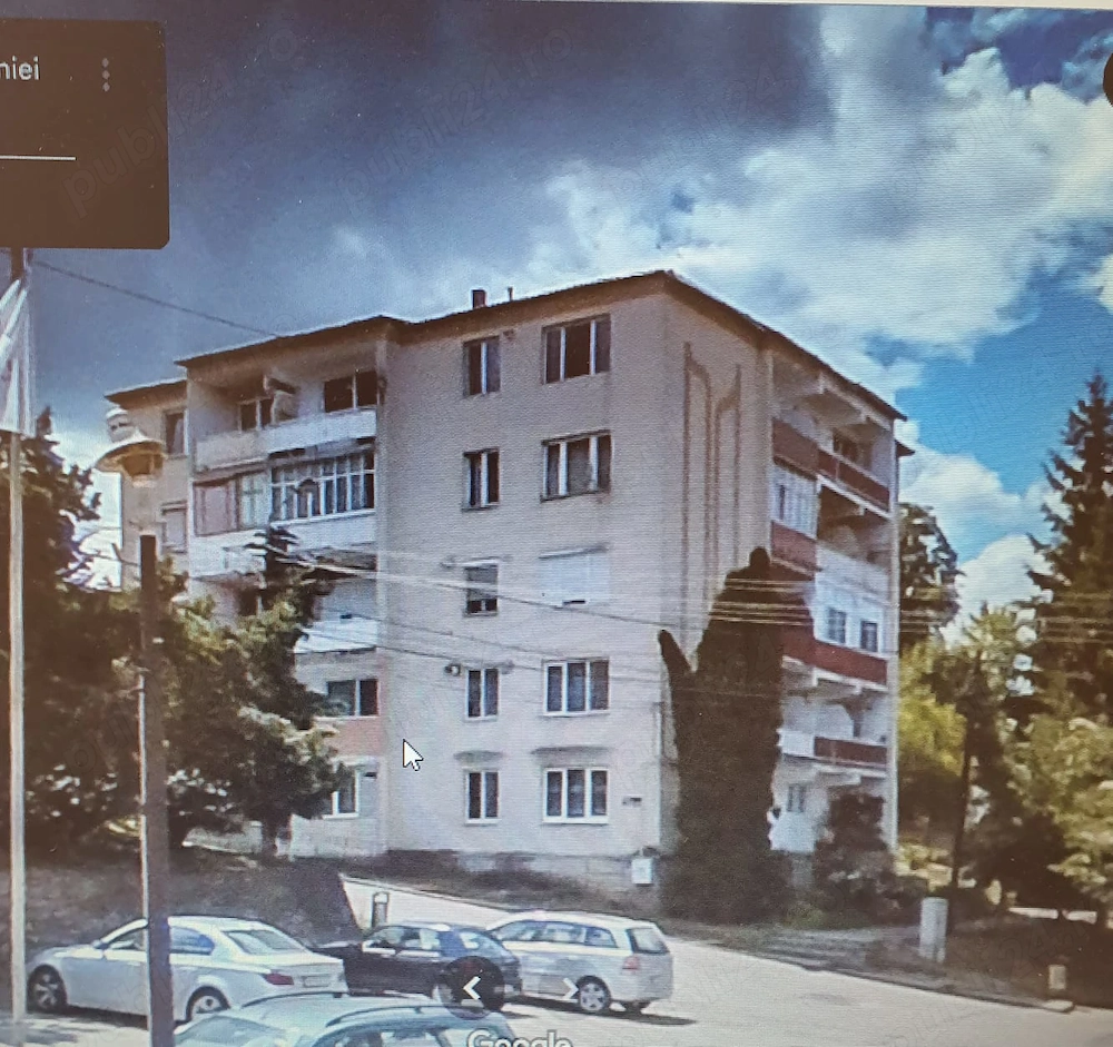 Apartament cu 4 camere decomandat