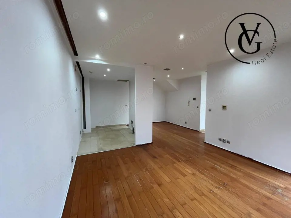 Casa 5 camere Tunari