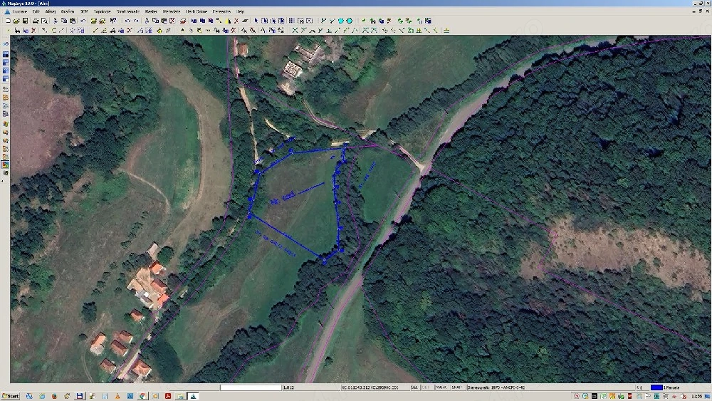 Vând teren 4200 mp ideal pt casa de vacanta  în Varciorog