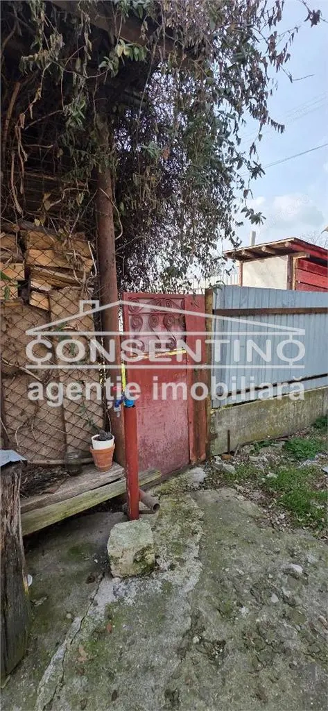 Se vinde casa , libera in com . Mobila Banului