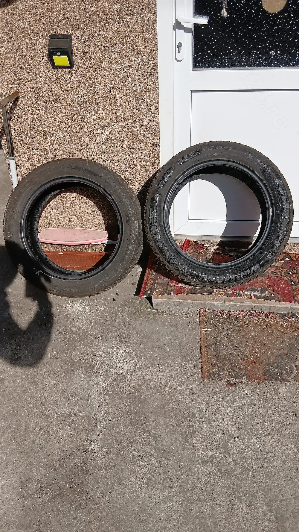 Vând 2 anvelope iarna 215 55r17 