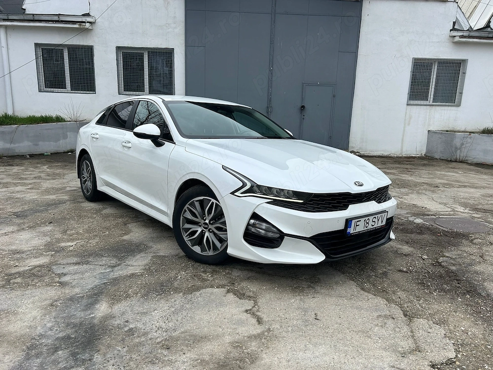 Kia K5 Fastback