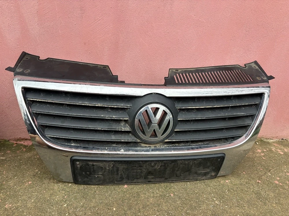 grila passat b6 