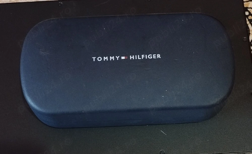 vînd ochelari Tommy Hilfiger 