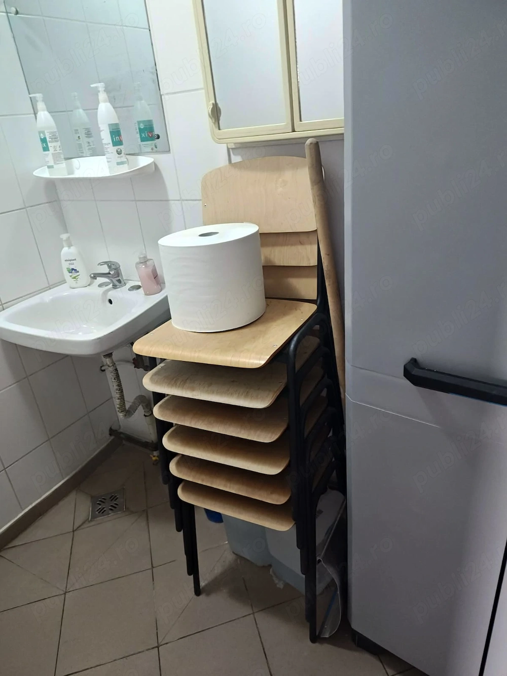 Mobilier din pal, mese, scaune birou