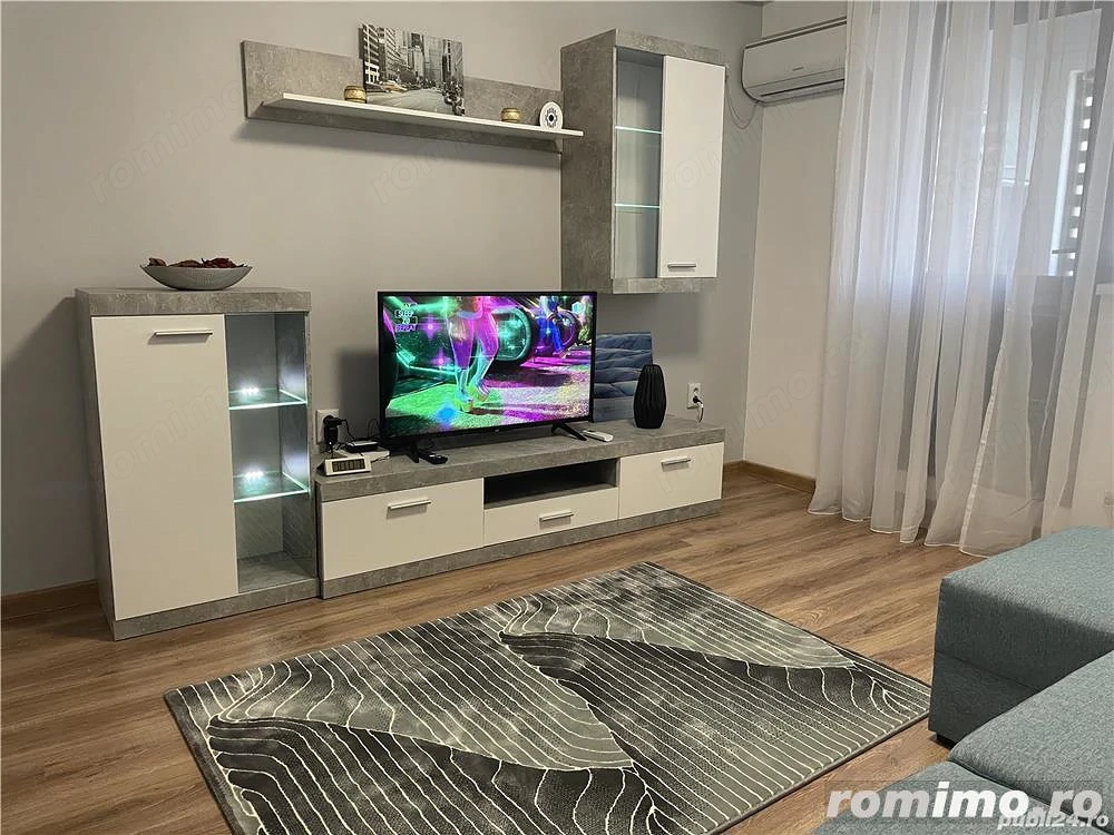 Garsoniera zona Unirii langa Metrou,centrala proprie