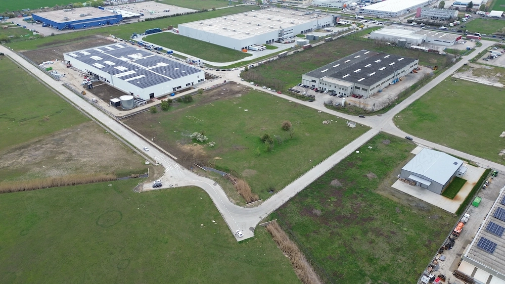 Teren pretabil pentru service auto   Calea Șagului, Timișoara